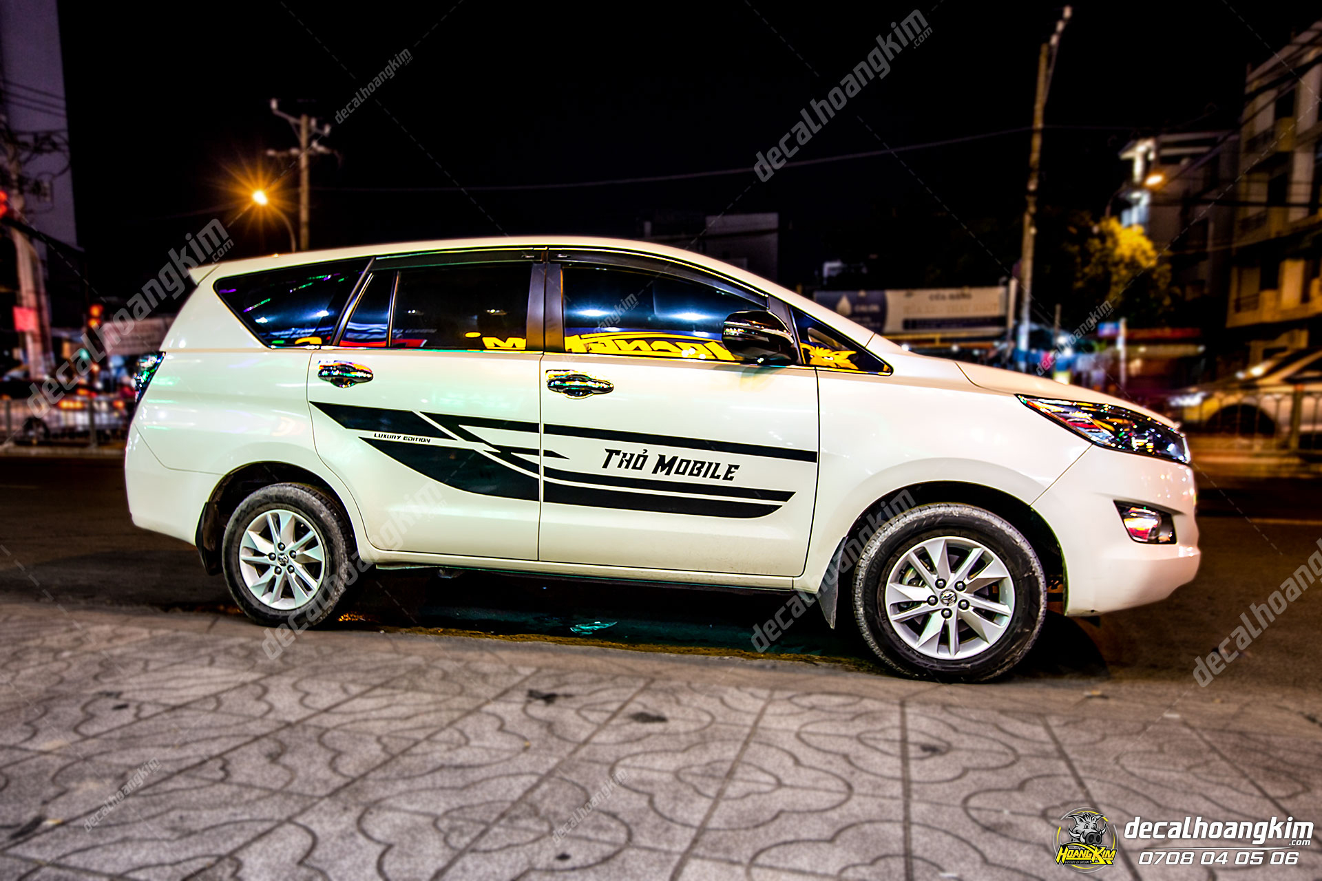 tem-xe-toyota-innova-tin028