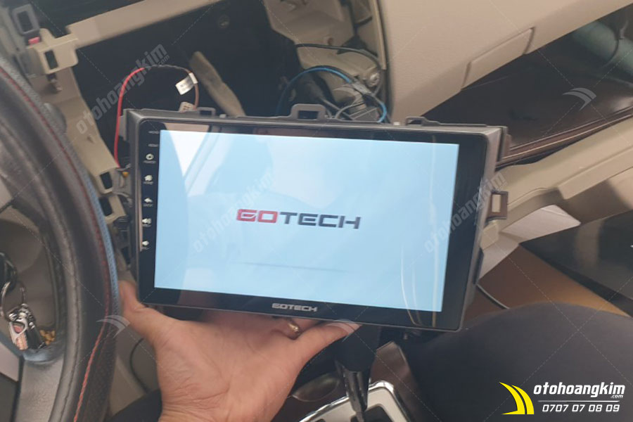 man-hinh-android-gotech-gt8-3gb32gb-10-inch-toyota-altis-3