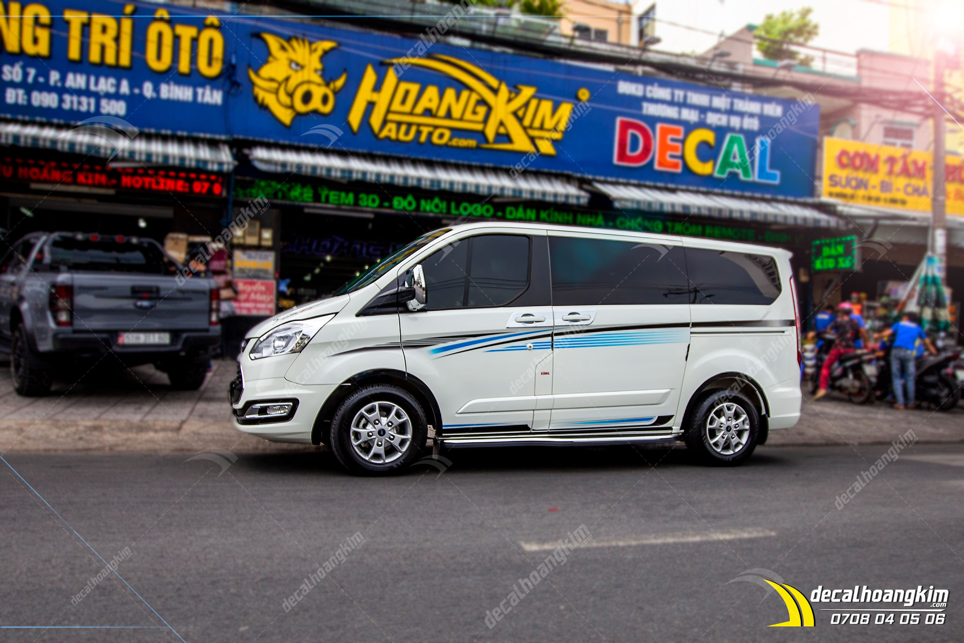 tem-xe-ford-tourneo-fto003