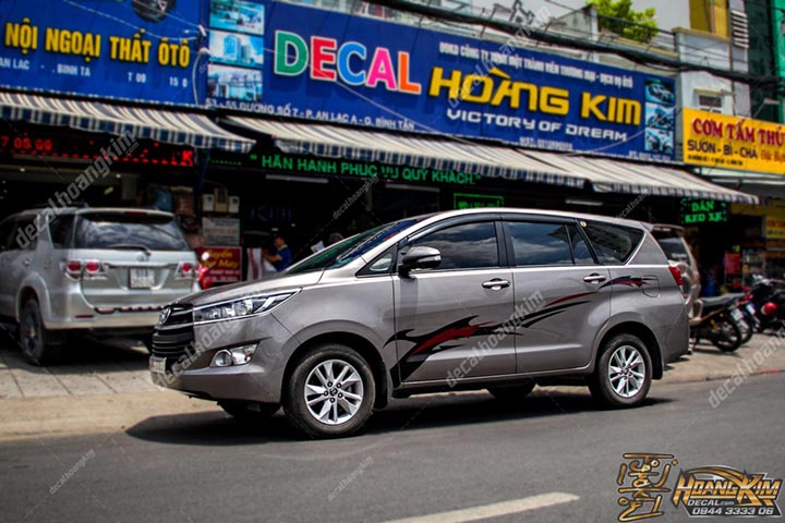 tem-xe-toyota-innova-tin032-1