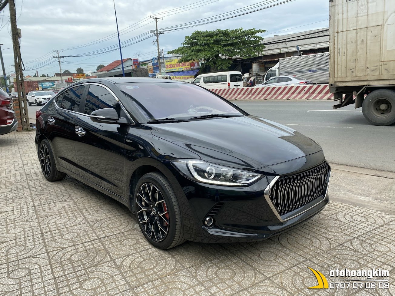 Mặt ca lăng xe Elantra