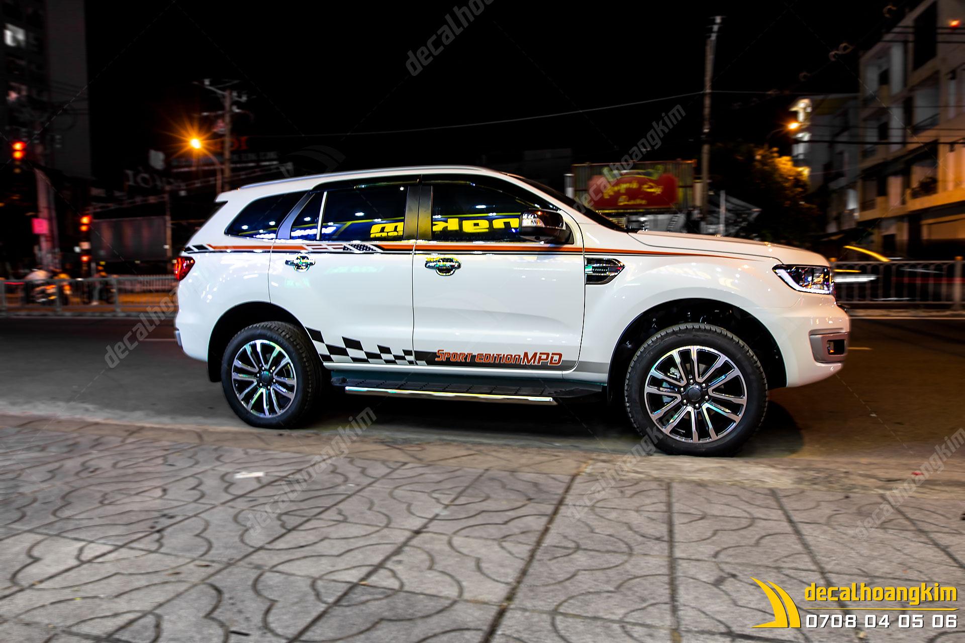 tem-xe-ford-everest-fev020