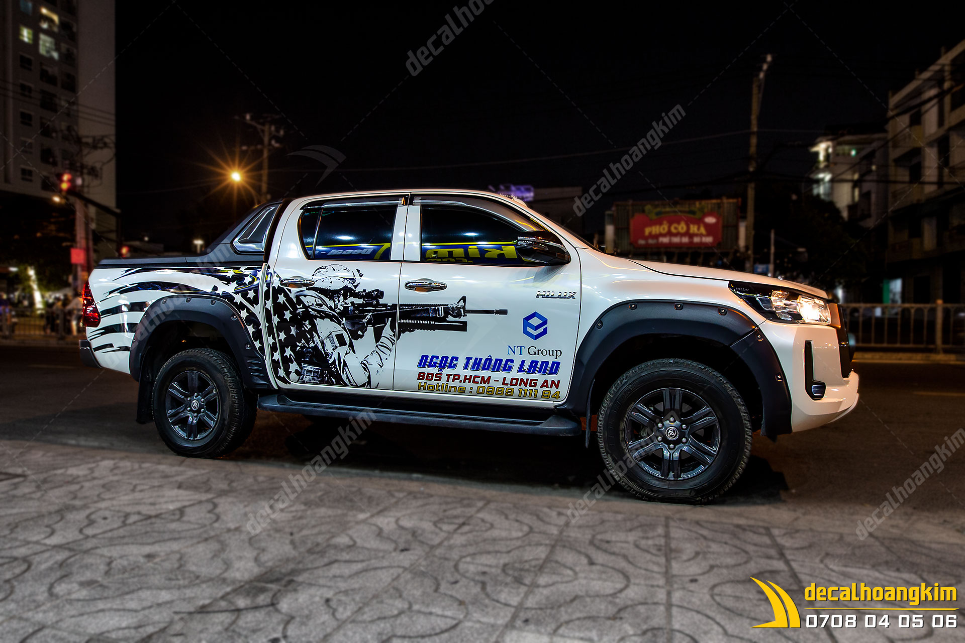 tem-xe-toyota-hilux-thi026