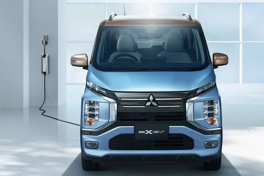 https://otohoangkim-storage.sgp1.cdn.digitaloceanspaces.com/anh-chi-tiet-xe-dien-mpv-mitsubishi-ek-x-ev-vua-ra-mat-3-900x900.webp