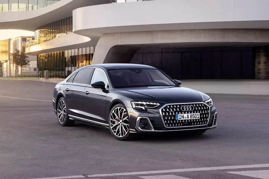 https://otohoangkim-storage.sgp1.cdn.digitaloceanspaces.com/audi-a8l-2022-chot-lich-chao-san-cac-dai-gia-viet-1-900x900.webp