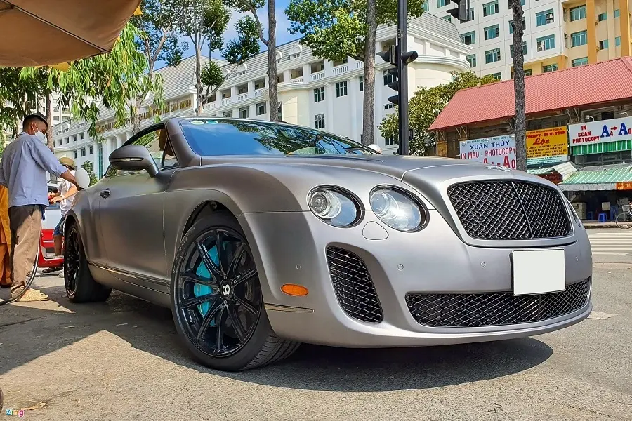 https://otohoangkim-storage.sgp1.cdn.digitaloceanspaces.com/bentley-continental-supersports-mui-tran-hang-hiem-tai-viet-nam-0-900x900.webp