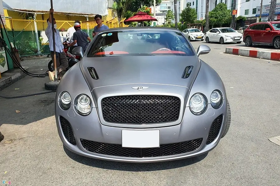 https://otohoangkim-storage.sgp1.cdn.digitaloceanspaces.com/bentley-continental-supersports-mui-tran-hang-hiem-tai-viet-nam-1-900x900.webp