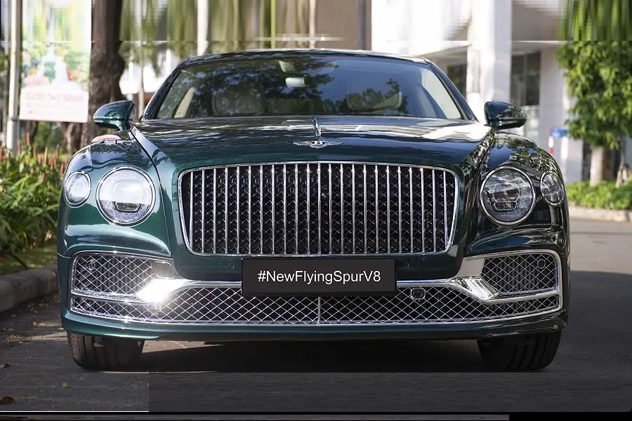 https://otohoangkim-storage.sgp1.cdn.digitaloceanspaces.com/bentley-flying-spur-v8-2022-mau-xanh-viridian-doc-la-xuat-hien-tai-vie-1-900x900.webp