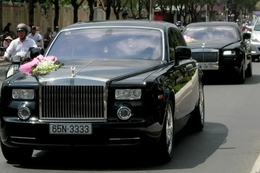 Chiếc Rolls-Royce Phantom mang biển số tứ quý 3