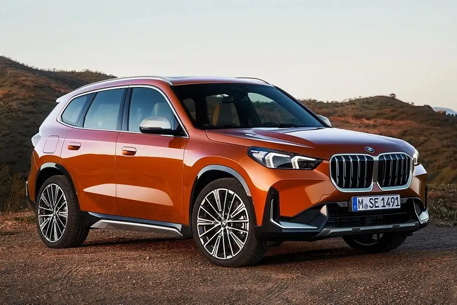 https://otohoangkim-storage.sgp1.cdn.digitaloceanspaces.com/bmw-x1-2023-ra-mat-nhieu-cong-nghe-va-rong-rai-hon-2-900x900.webp