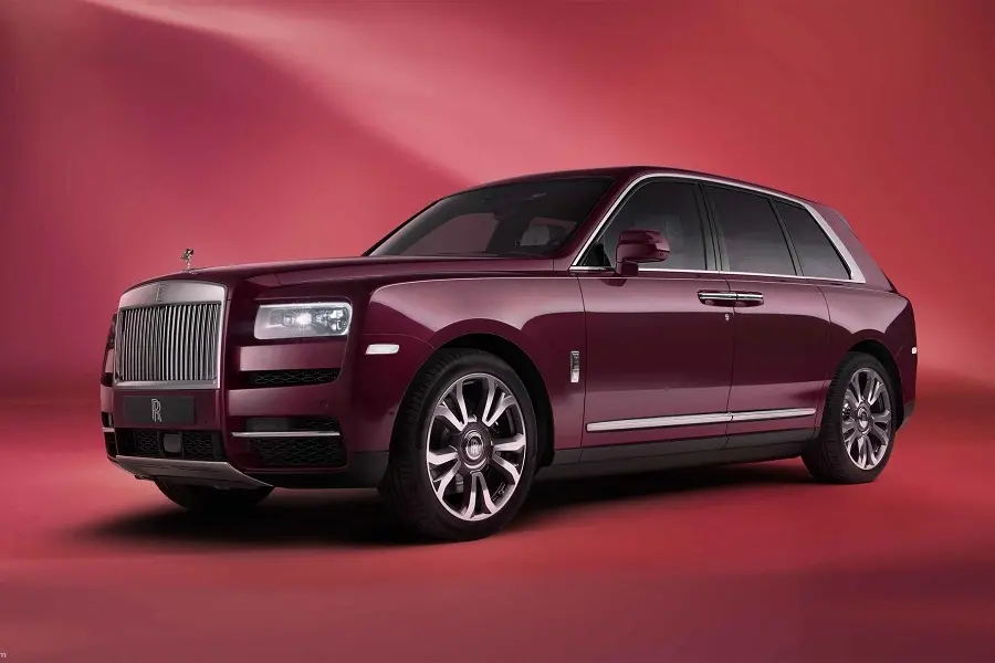 https://otohoangkim-storage.sgp1.cdn.digitaloceanspaces.com/bo-suu-tap-rebelle-va-fu-shion-cua-rollsroyce-cullinan-co-mau-sac-la-3-900x900.webp