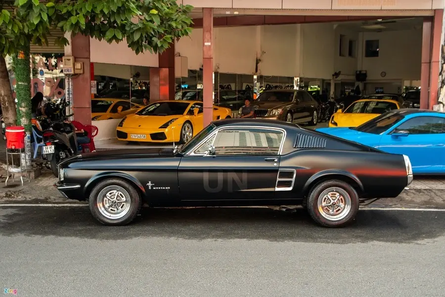 https://otohoangkim-storage.sgp1.cdn.digitaloceanspaces.com/can-canh-ford-mustang-gt-fastback-doi-1967-cua-ong-dang-le-nguyen-vu-1-900x900.webp