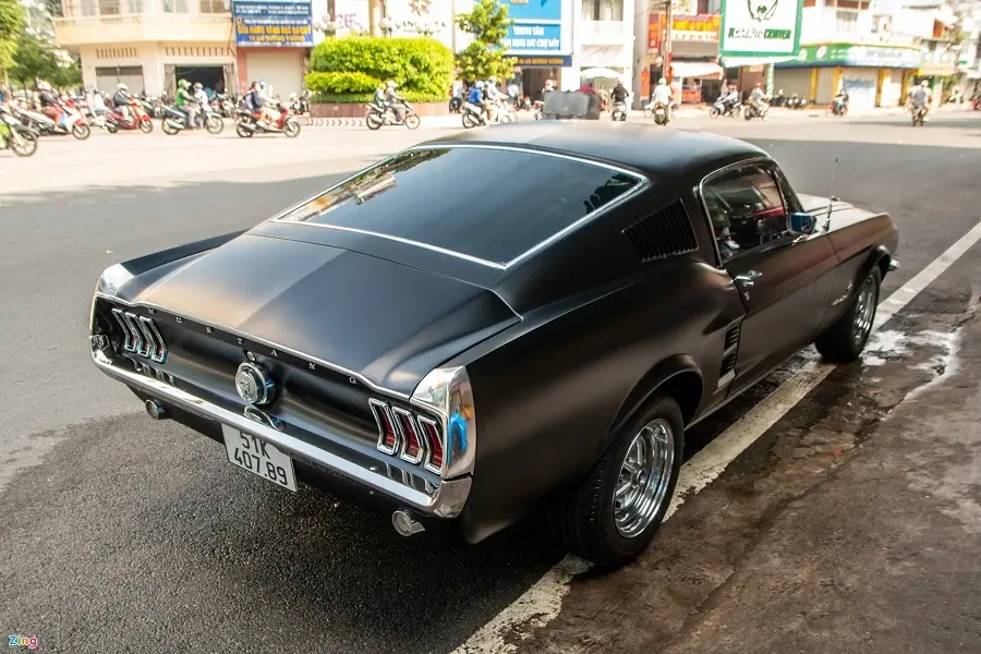 https://otohoangkim-storage.sgp1.cdn.digitaloceanspaces.com/can-canh-ford-mustang-gt-fastback-doi-1967-cua-ong-dang-le-nguyen-vu-7-900x900.webp