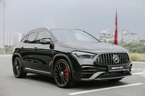 can-canh-mercedesamg-gla-45-s-gia-hon-3-ty-dong-tai-viet-nam