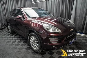 Dán đổi màu đỏ rượu vang xe Porsche