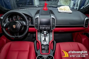 Đổi màu nội thất đỏ rượu vang xe Porsche