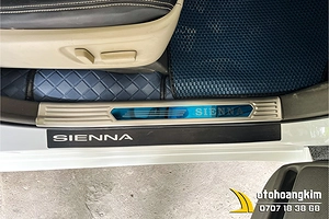 Nẹp Bước Chân Trong Toyota Sienna Inox