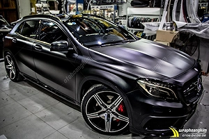 Dán đổi màu đen mờ Mercedes GLA 45