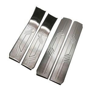 Nẹp bước chân trong Isuzu Mux [2015-2020]