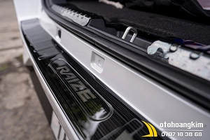 Chống trầy cốp nhựa Toyota Raize 2021 titan