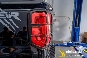 Viền đèn sau Ford Ranger XLS XLT 2022 đen