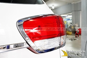 Viền đèn sau Kia Rondo