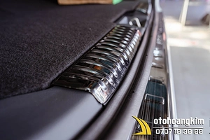 Chống trầy cốp nhựa Toyota Veloz 2022 titan