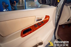 Sơn Gỗ Ốp Nội Thất Toyota Innova 2008