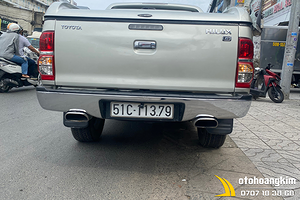Lip chia pô Toyota Hilux (kiểu mec)