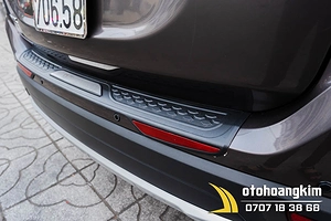 Chống trầy cốp sơn Mitsubishi Outlander nhựa đen