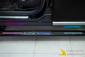 Bậc lên xuống điện Santafe 2024 mẫu mặt gương có led  AKM