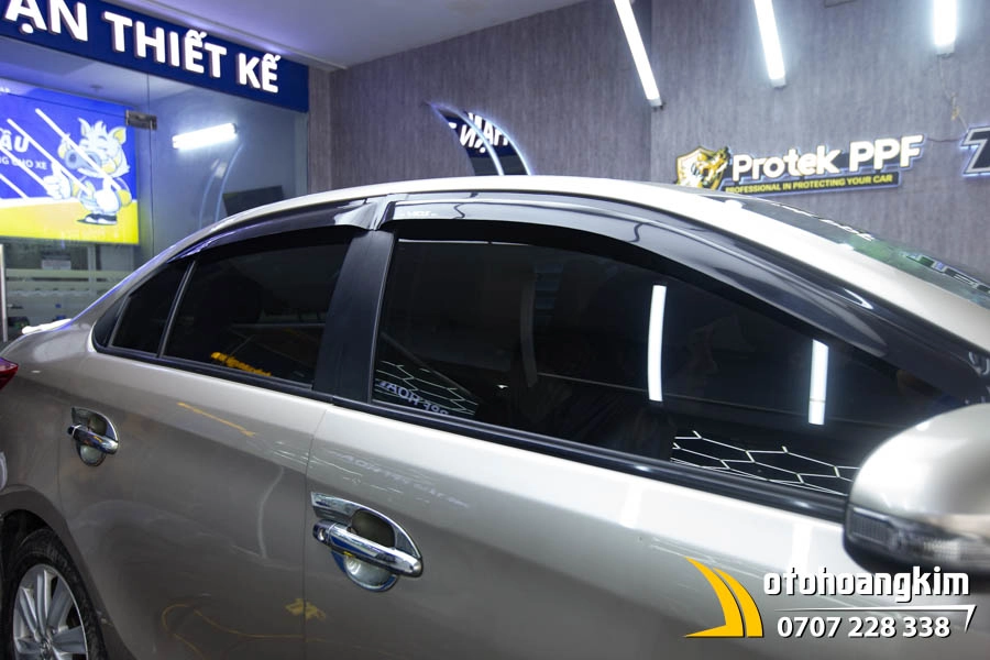 Dán phim cách Avery xe Vios - Ảnh 1