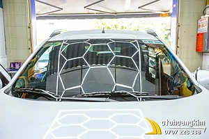 Dán phim cách nhiệt Konica kính lái xe Suzuki XL7