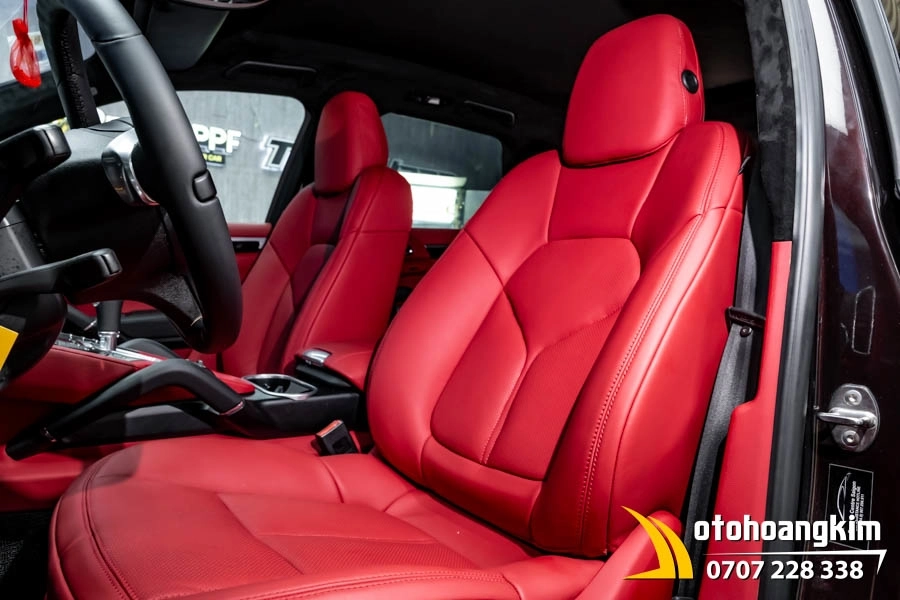 Đổi màu nội thất đỏ rượu vang xe Porsche - Ảnh 6