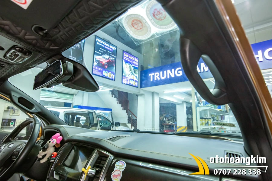 Phim cách nhiệt AVERY Supreme Ceramic SCiR 70 kính lái (1,524x30,48) - Ảnh 3