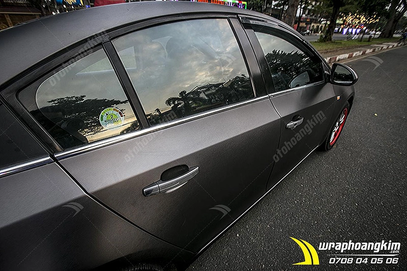 Dán đổi màu nhôm xước Chevrolet Lacetti