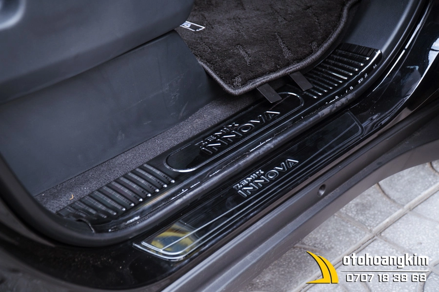 Nẹp Bước Chân Trong Toyota Innova 2023+ Titan - Ảnh 5