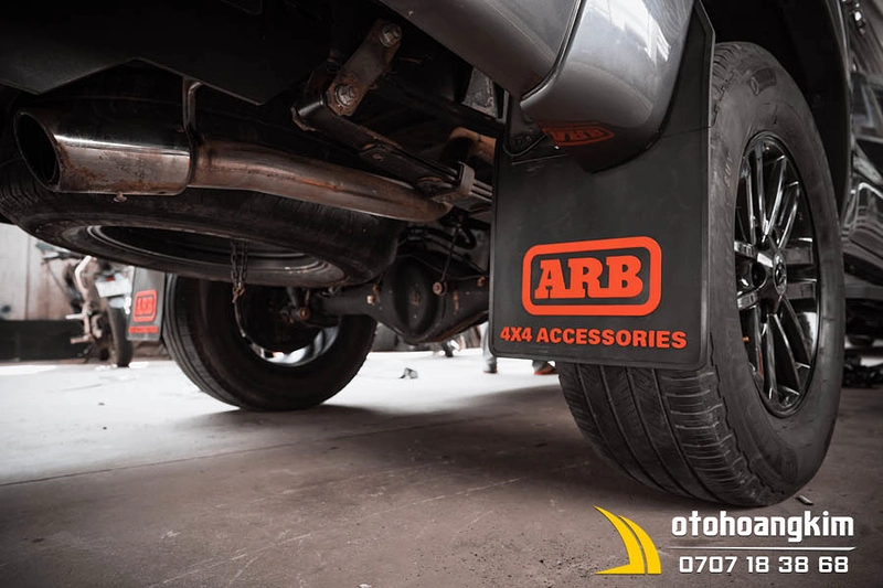 Chắn Bùn Cho Ford Ranger ARB Chữ Đỏ - 4X4 Accessories Đỏ