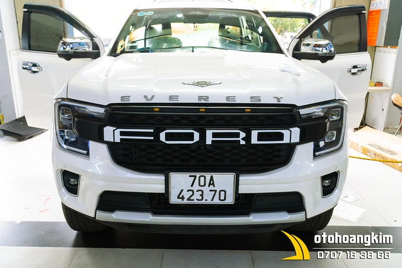 Mặt Ca Lăng Ford Ranger 2022 Có LED