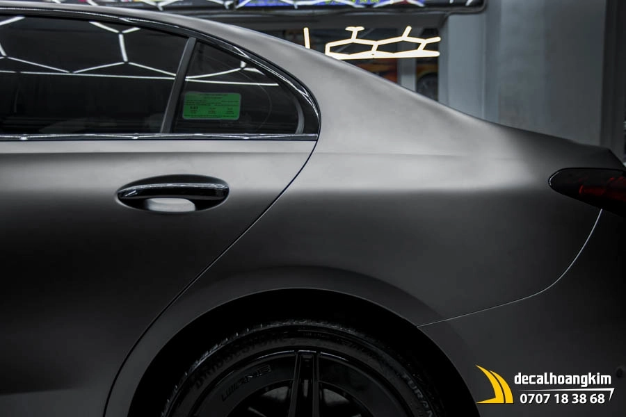 Dán đổi màu xám xi măng lì (Cement Grey Matte) xe C300 - Ảnh 2