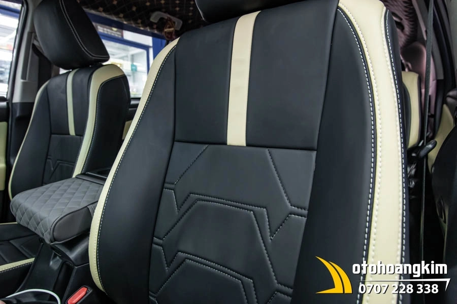 Bọc Áo Ghế Da Nappa King 6.0 Đen - Trắng Xe Innova - Ảnh 4