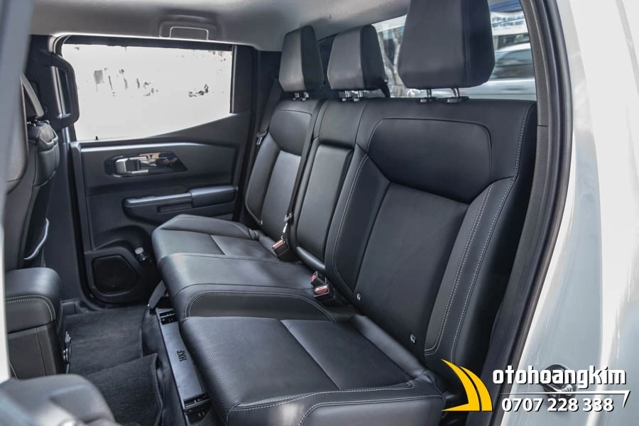 Ghế Trượt Điện Băng Sau Xe Everest - Ảnh 1