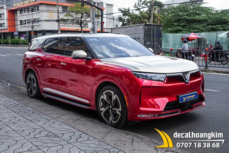 Vinfast VF9 dán đổi màu kiểu Maybach - Ảnh 1