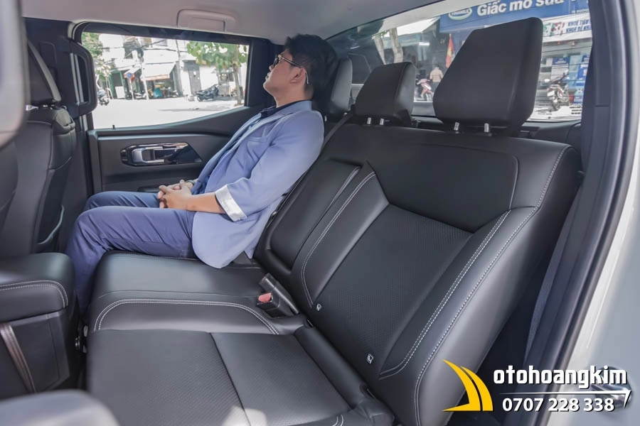 Ghế Trượt Điện Băng Sau Xe Everest - Ảnh 3