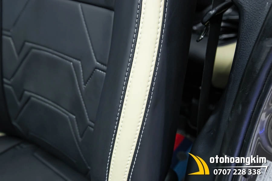 Bọc Áo Ghế Da Nappa King 6.0 Đen - Trắng Xe Innova - Ảnh 5
