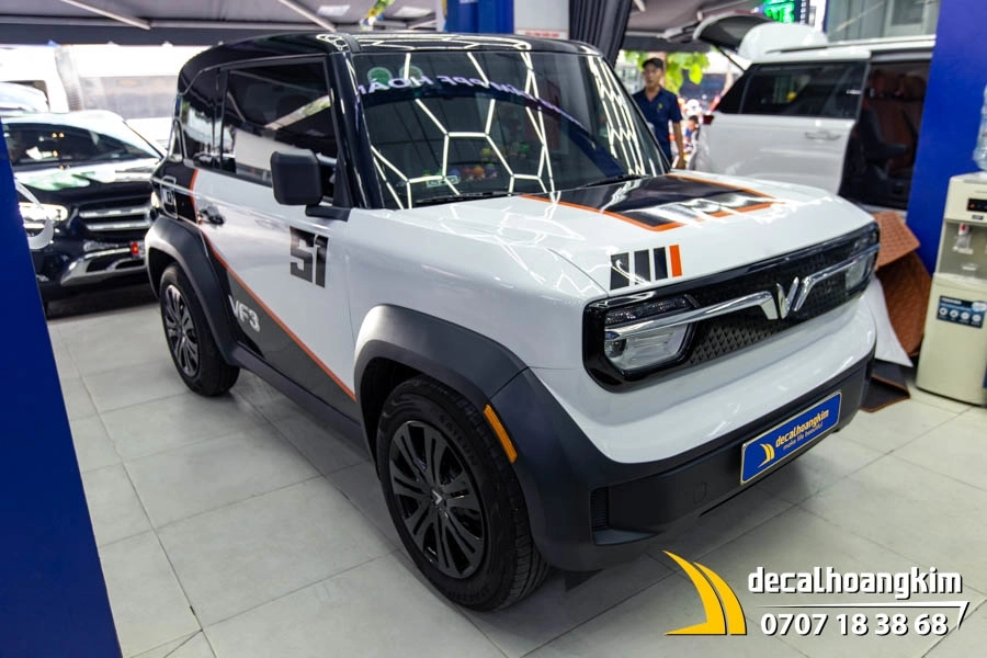 Tem xe Vinfast VF3 - Mẫu phối màu trắng - đen thể thao - Ảnh 5