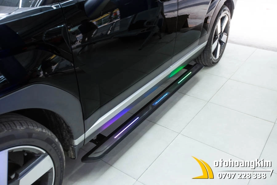 Bậc lên xuống điện Santafe 2024 mẫu mặt gương có led  AKM - Ảnh 1