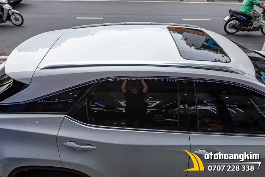 Dán PPF Avery Supreme Xtreme Gloss xe Lexus - Ảnh 3