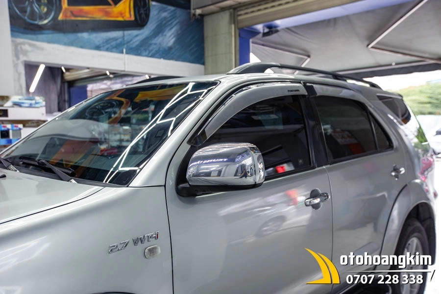 Dán Phim Cách Nhiệt 3M Xe Fortuner - Ảnh 1