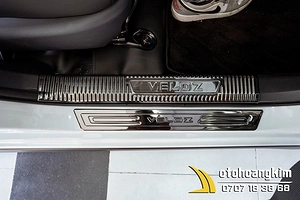 Nẹp Bước Chân Ngoài Toyota Veloz Titan